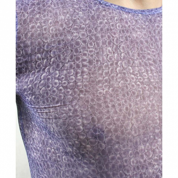 Фиолетовая облегающая футболка с рисунком-ячейками, фото 1