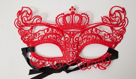 Кружевная маска в венецианском стиле с маленькой короной, фото 1